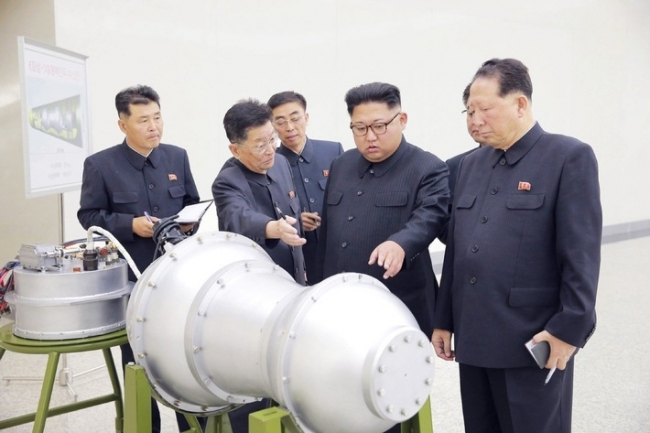 Foto: obs/ZDFinfo
In der dritten Generation hält die kommunistische Kim-Dynastie die Welt mit ihrer Drohpolitik in Atem Weiterer Text über ots und www.presseportal.de/nr/105413 / Die Verwendung dieses Bildes ist für redaktionelle Zwecke honorarfrei. Veröffentlichung bitte unter Quellenangabe: "obs/ZDFinfo"