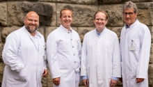 Foto:  obs/Asklepios Kliniken
Die Chefärzte der geriatrischen Abteilungen der Asklepios Kliniken in Hamburg (v.l.n.r.): PD Dr. Dr. Lars Marquardt (Wandsbek), Dr. Jochen Gehrke (Nord), Dr. Christoph Schmitz-Rode (Westklinikum) und Karl Hameister (Harburg). Weiterer Text über ots und www.presseportal.de/nr/65048 / Die Verwendung dieses Bildes ist für redaktionelle Zwecke honorarfrei. Veröffentlichung bitte unter Quellenangabe: "obs/Asklepios Kliniken"