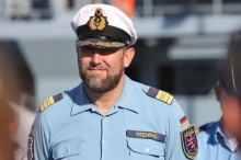 Fregattenkapitän Pfennig, alter Kommandant der Fregatte "Hessen"