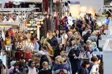 Foto:  obs/Messe Berlin GmbH/Volkmar Otto / Messe Berlin
Bazaar Berlin zieht nach fünf Messetagen eine positive Bilanz: Rund 40.000 Besucherinnen und Besucher aus Berlin und Brandenburg kamen zur 58. Auflage des Bazaar Berlin und waren mit der Veranstaltung mehr als zufrieden, wie erste Ergebnisse einer Umfrage der Messe Berlin belegen. Weiterer Text über ots und www.presseportal.de/nr/6600 / Die Verwendung dieses Bildes ist für redaktionelle Zwecke honorarfrei. Veröffentlichung bitte unter Quellenangabe: "obs/Messe Berlin GmbH/Volkmar Otto / Messe Berlin"