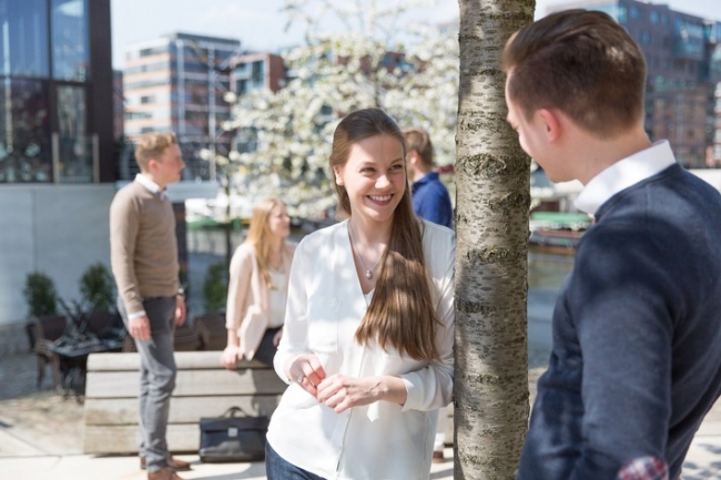 Foto:  obs/BSP Campus Hamburg/PARHAM_KHORRAMI
Die BSP - Campus Hamburg - lädt für Samstag, 22. Juni 2019, von 10-15 Uhr zum Offenen Campustag in ihre Räume Am Kaisserkai 1. / Diese Frage beantwortet Prof. Dr. Markus Langenfurth am Samstag, 22. Juni 2019, beim Offenen Campustag der BSP Business School Berlin - Campus Hamburg. Weiterer Text über ots und www.presseportal.de/nr/112989 / Die Verwendung dieses Bildes ist für redaktionelle Zwecke honorarfrei. Veröffentlichung bitte unter Quellenangabe: "obs/BSP Campus Hamburg/PARHAM_KHORRAMI"