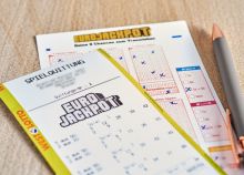 Die richtigen Zahlen angekreuzt: Ein Spielteilnehmer aus Nordrhein-Westfalen hat den Eurojackpot geknackt und erhält nun über 73,7 Millionen Euro. Foto: Schlag und Roy. / Weiterer Text über ots und www.presseportal.de/nr/107909 / Die Verwendung dieses Bildes ist für redaktionelle Zwecke unter Beachtung ggf. genannter Nutzungsbedingungen honorarfrei. Veröffentlichung bitte mit Bildrechte-Hinweis.