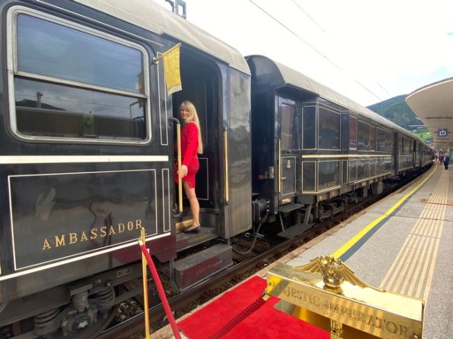 BILD zu OTS -  Roter Teppich für die Gäste des Majestic Train de Luxe