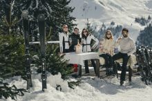 BILD zu OTS - Kitzbühel Tourismus wirbt in der aktuellen Winter-Imagekampagne mit den Themen Natur, Sport und Lifestyle.