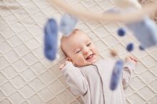 Welt-Impfwoche 2024 / Umfassender Meningokokken-Schutz kann lebenslange Folgen bei Babys und Kleinkindern verhindern