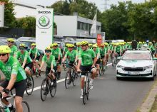 Skoda Auto Deutschland unterstützt die Tour der Hoffnung zum elften Mal als Mobilitätspartner und stellt sechs Begleitfahrzeuge bereit. / Weiterer Text über ots und www.presseportal.de/nr/28249 / Die Verwendung dieses Bildes für redaktionelle Zwecke ist unter Beachtung aller mitgeteilten Nutzungsbedingungen zulässig und dann auch honorarfrei. Veröffentlichung ausschließlich mit Bildrechte-Hinweis.