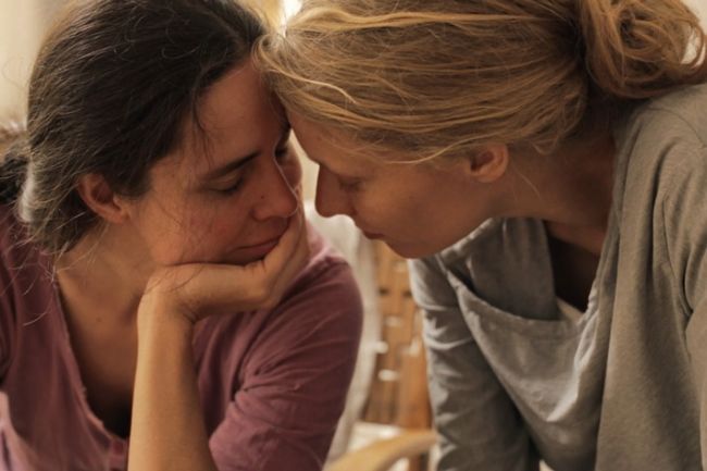 Maria (l.) und Christiane (r.) haben einen Lebenswunsch: ein gemeinsames Kind. / Nutzung des Bildes in Verbindung mit der Sendung inkl. Social Media / Weiterer Text über ots und www.presseportal.de/nr/7840 / Die Verwendung dieses Bildes für redaktionelle Zwecke ist unter Beachtung aller mitgeteilten Nutzungsbedingungen zulässig und dann auch honorarfrei. Veröffentlichung ausschließlich mit Bildrechte-Hinweis.