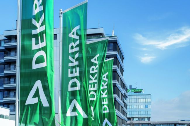 Der DEKRA Arbeitssicherheitsreport 2025 zeigt Herausforderungen und Lösungen in neuen Arbeitswelten. Gemeinsam mit dem Institut forsa hat DEKRA rund 1.500 Beschäftigte nach dem Stand des Arbeitsschutzes in ihrer Arbeitsstelle befragt. / Weiterer Text über ots und www.presseportal.de/nr/6647 / Die Verwendung dieses Bildes für redaktionelle Zwecke ist unter Beachtung aller mitgeteilten Nutzungsbedingungen zulässig und dann auch honorarfrei. Veröffentlichung ausschließlich mit Bildrechte-Hinweis.
