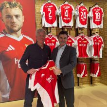 ALEXA feiert Eröffnung des Union-Zeughauses mit Fußball-Fan-Event / Autogrammstunde mit Union Berlin-Profis ALEXA feiert Eröffnung des Union-Zeughauses mit Fußball-Fan-Event / Autogrammstunde mit Union Berlin-Profis