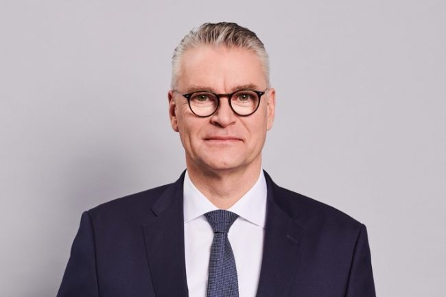 Dr. Constantin H. Alsheimer, Vorstandsvorsitzender der Thüga Aktiengesellschaft: "CDU, CSU und SPD haben sich zu ambitionierten Vorhaben in den nächsten vier Jahren verpflichtet. Das funktioniert nur, wenn die neue Bundesregierung rasch handelt, Reformen anstößt, Rahmenbedingungen verbessert und den angekündigten Realitätscheck zur Energiewende vorlegt.