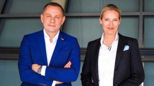 Tino Chrupalla und Dr. Alice Weidel, Bundessprecher der Alternative für Deutschland. / Weiterer Text über ots und www.presseportal.de/nr/110332 / Die Verwendung dieses Bildes für redaktionelle Zwecke ist unter Beachtung aller mitgeteilten Nutzungsbedingungen zulässig und dann auch honorarfrei. Veröffentlichung ausschließlich mit Bildrechte-Hinweis.